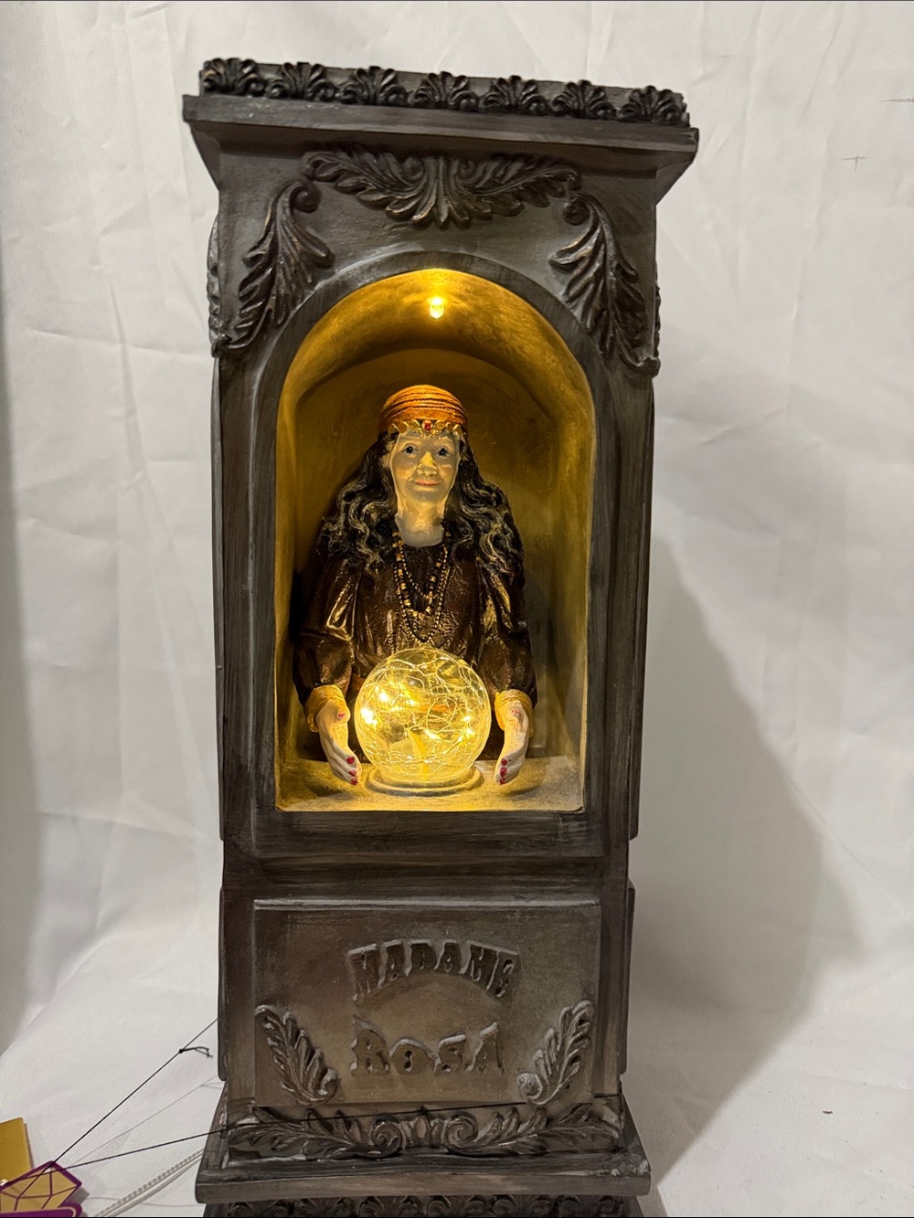 Eerie Charm Madame Rosa LED Fortune Teller Crystal Ball Halloween Decor NWT